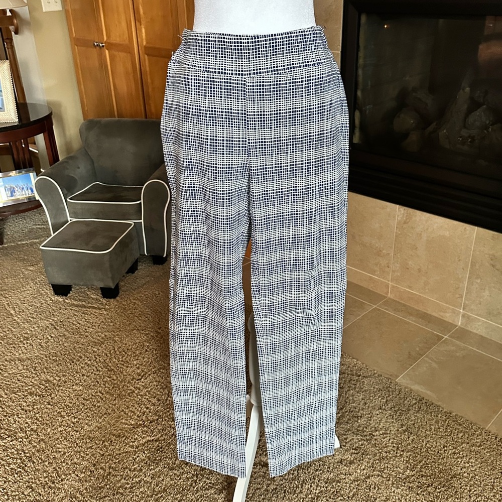 J. McLaughlin Navy and White Checkered Women's Pants.
